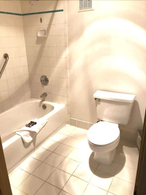 Foto del baño de Hotel Shilo Inn Mammoth Lakes