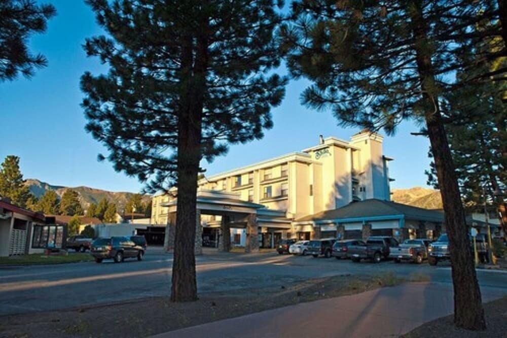 Foto del exterior de Hotel Shilo Inn Mammoth Lakes