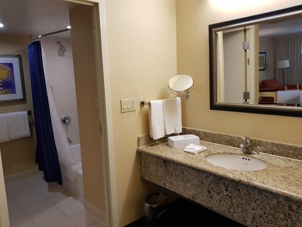 Foto del baño de Hotel Courtyard Monterrey San Jeronimo/Valle