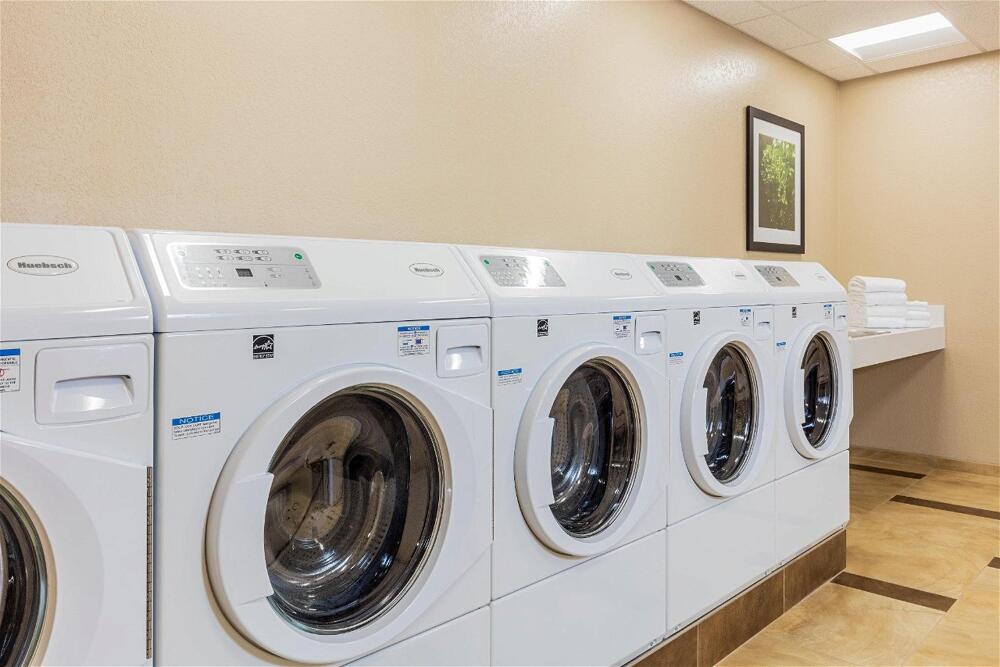 Foto general de Candlewood Suites Anaheim - Resort Area, an IHG Hotel