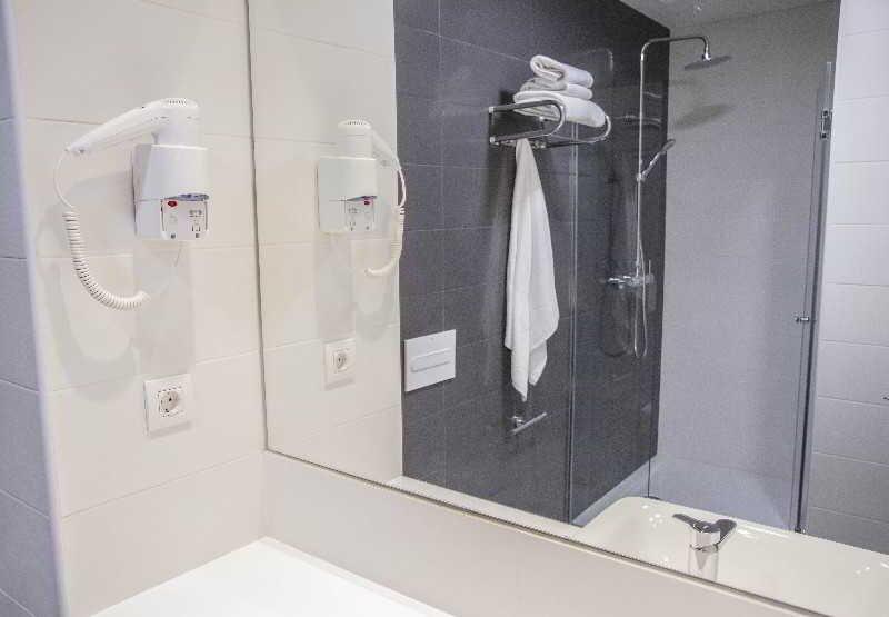 Foto general de B&amp;amp;B Hotel Barcelona Viladecans