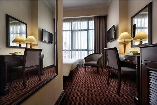 Foto de una habitación de Berjaya Penang Hotel