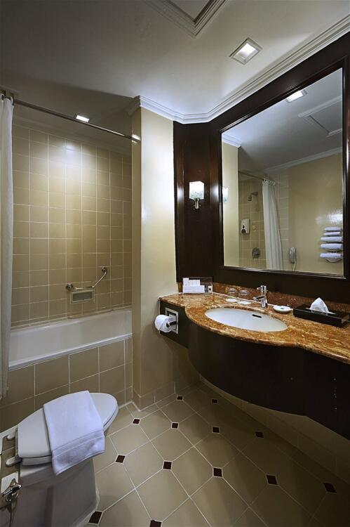 Foto del baño de Berjaya Penang Hotel