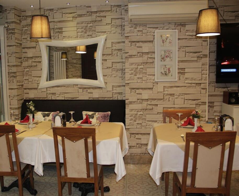 Foto de restauración de Raymond Hotel