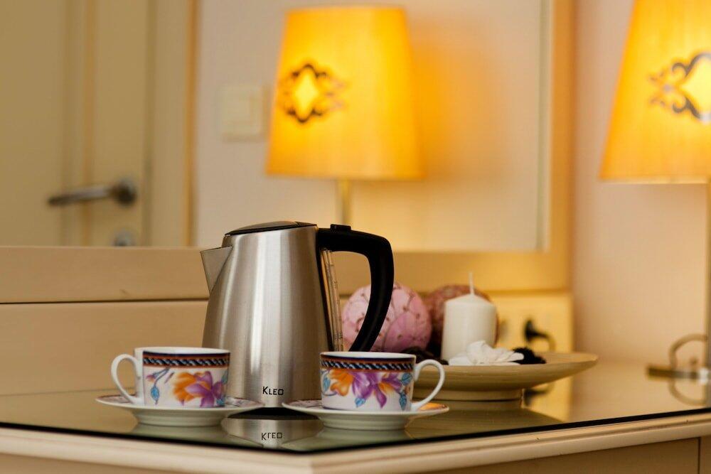 Foto de una habitación de Raymond Hotel