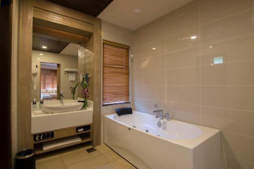 Room – Royale Chulan Cherating Villa