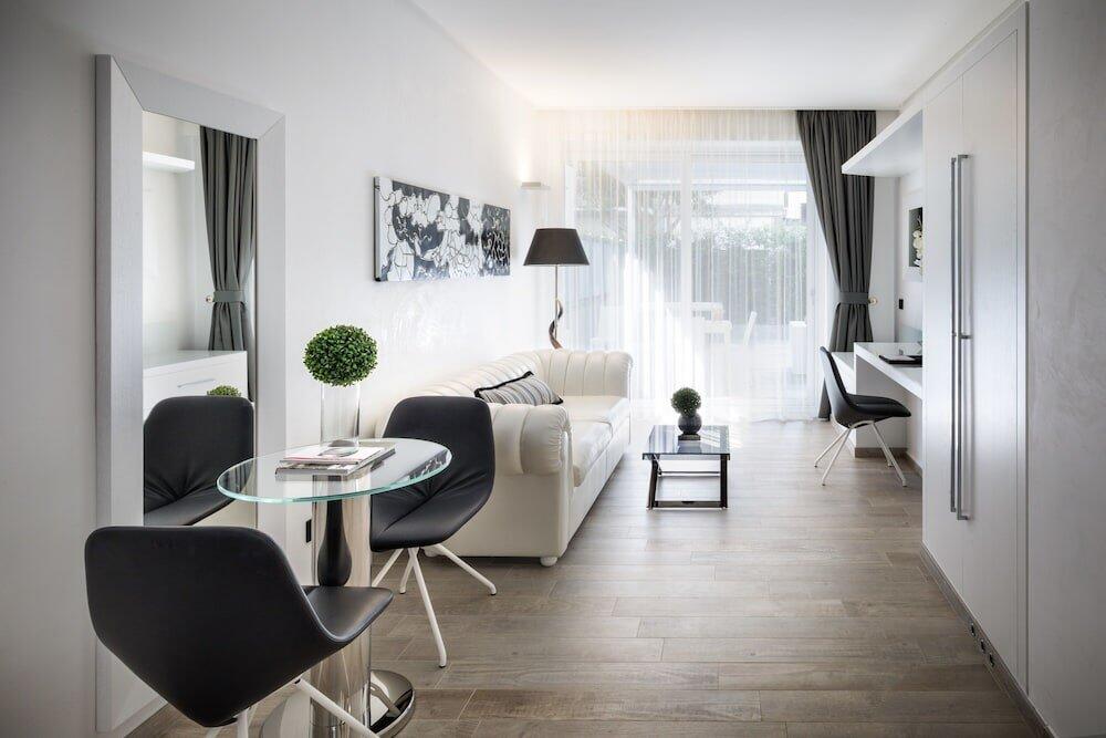Foto de una habitación de LHP Hotel Santa Margherita Palace &amp;amp; SPA