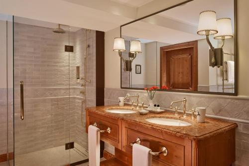 Foto del baño de Hotel Goldener Hirsch, A Luxury Collection Hotel, Salzburg