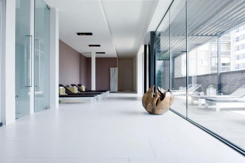 Foto de los servicios de Carbon Hotel