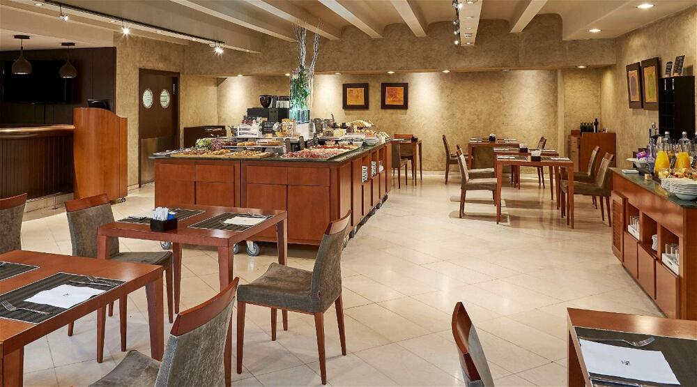 Foto de restauración de Hotel NH Lleida Pirineos