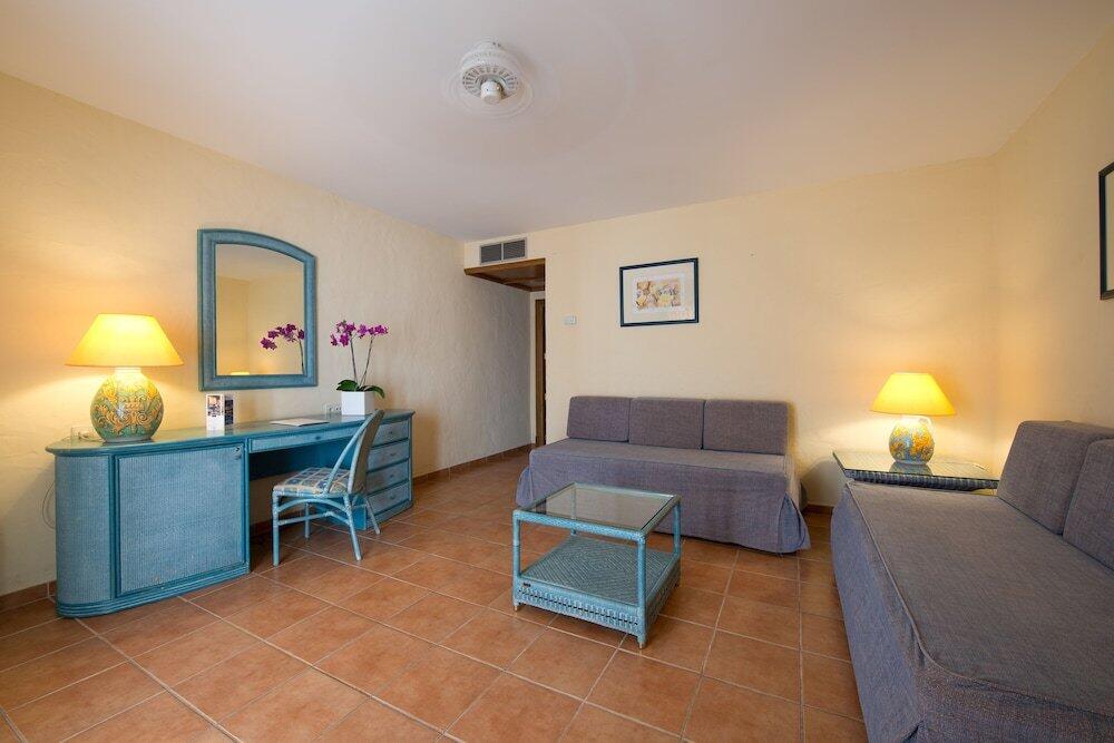 Foto de una habitación de Hotel BlueBay Banús