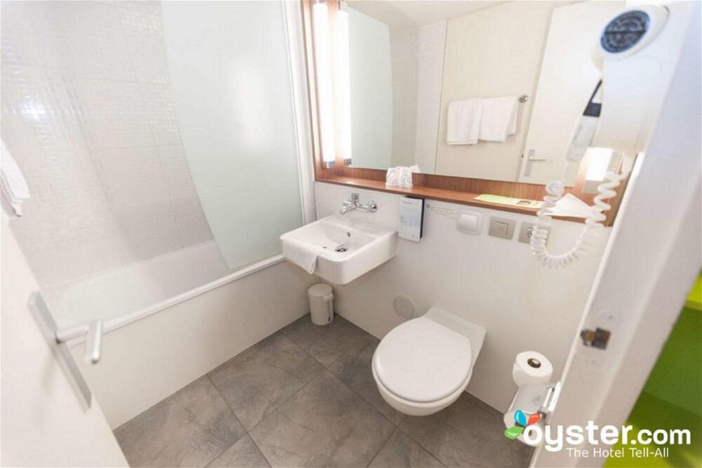 Foto del baño de Hotel Campanile Biarritz