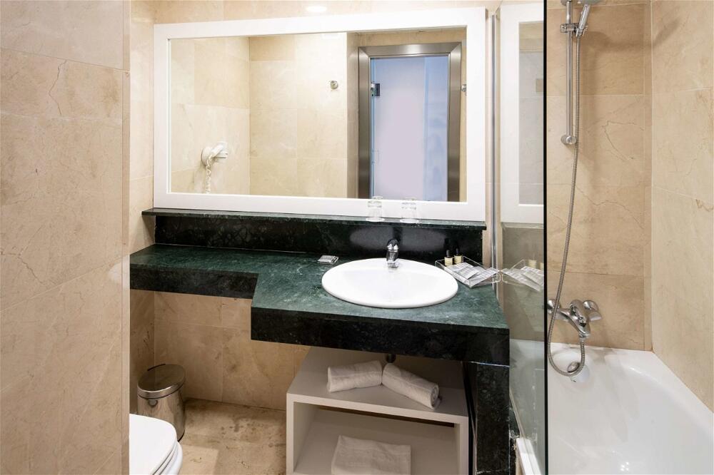 Foto del baño de Hotel Catalonia Bristol