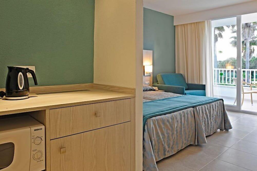 Foto de una habitación de Protur Safari Park Aparthotel - All Inclusive