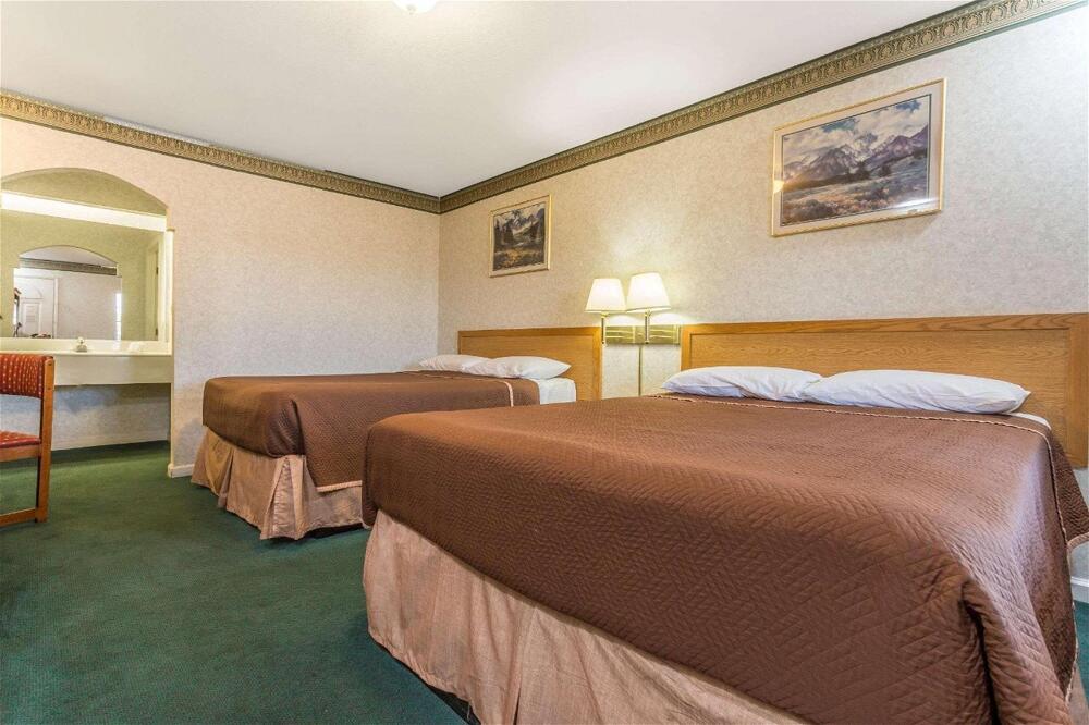 Photo – Hotel Travelodge by Wyndham Merced Yosemite