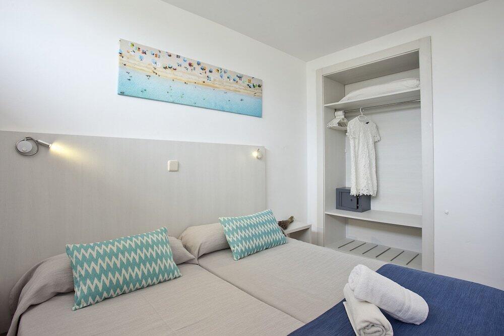 Foto de una habitación de BJ Apartamentos Club Sa Coma