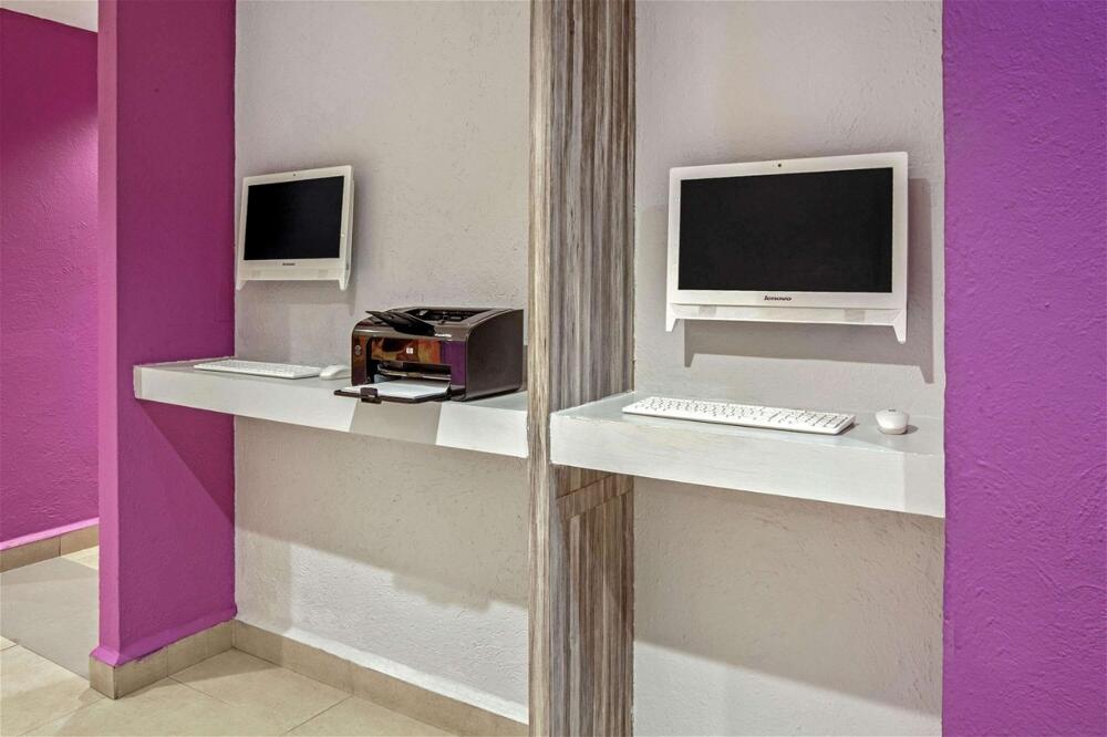 Foto del baño de CHN Hotel Monterrey Centro, Trademark Collection by Wyndham