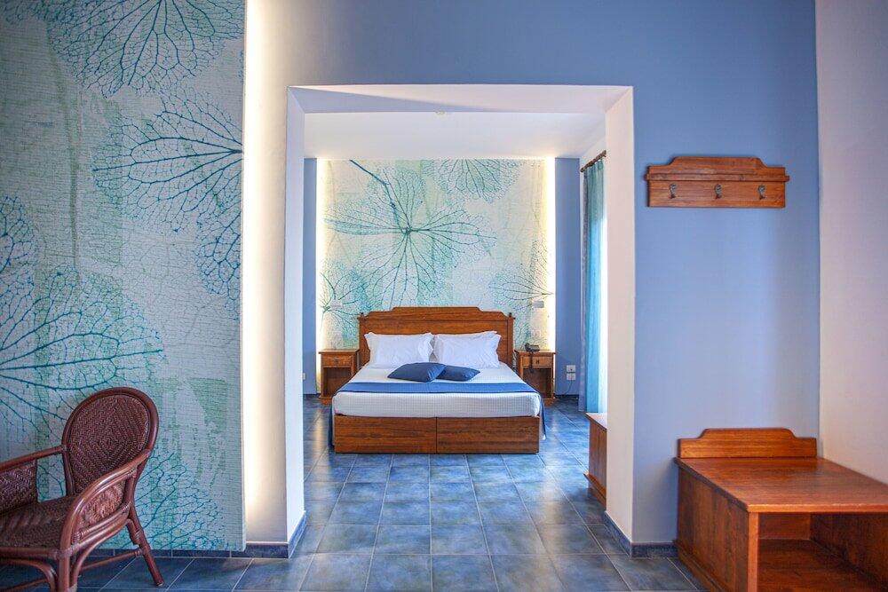 Foto de una habitación de Hotel Village Suvaki