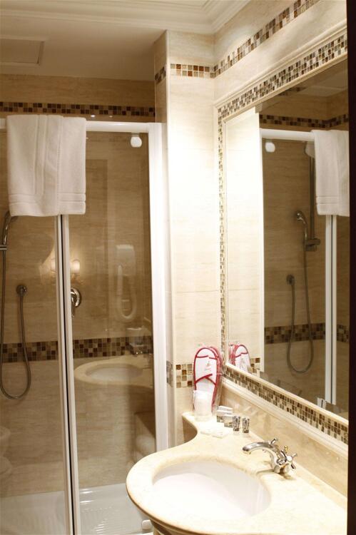 Foto del baño de Hotel Genio