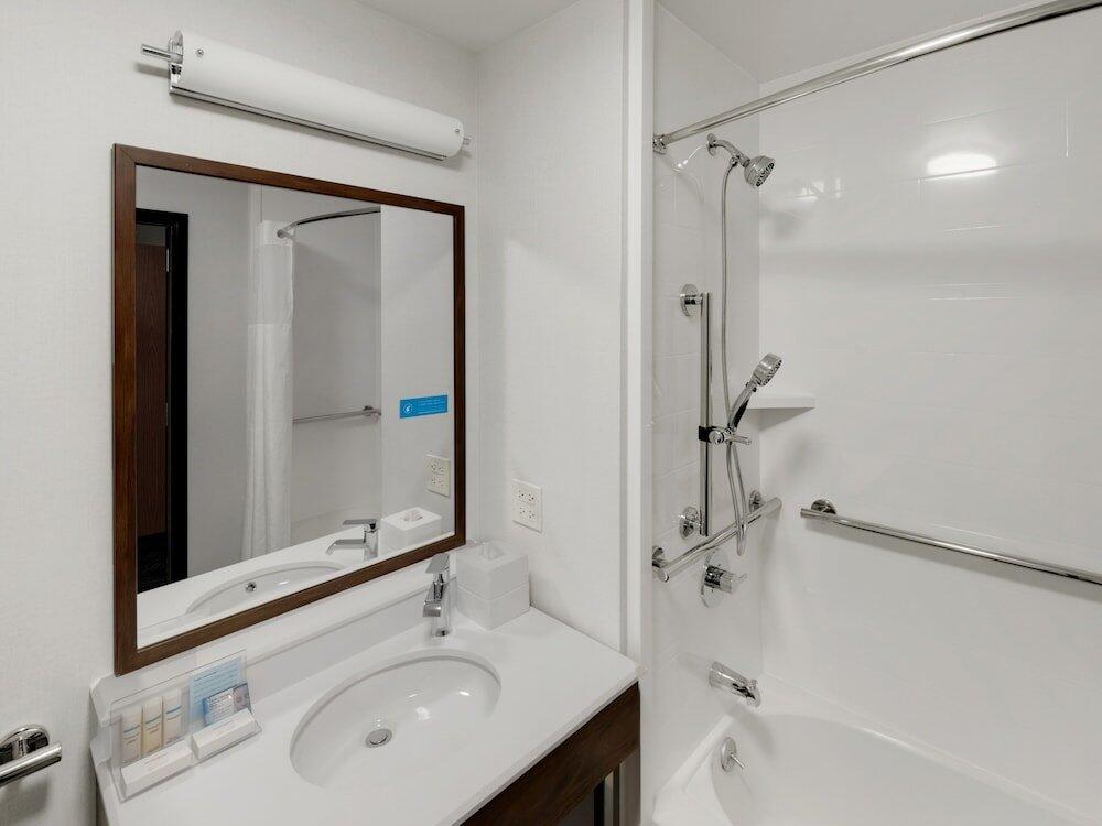 Foto del baño de Hotel Hampton Inn Majestic Chicago Theatre District