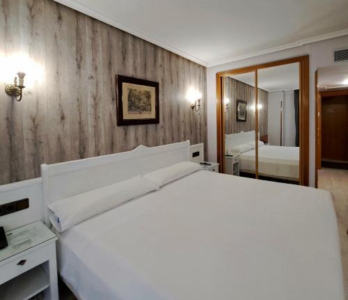 Foto de una habitación de Hotel Ciudad Cangas de Onis