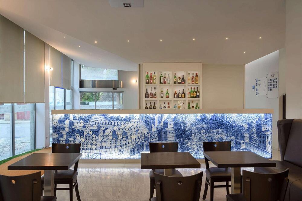 Foto de restauración de TRYP by Wyndham Porto Centro Hotel