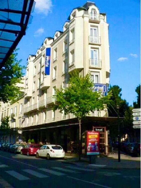 Foto del exterior de Kyriad Restaurant Centre Vichy
