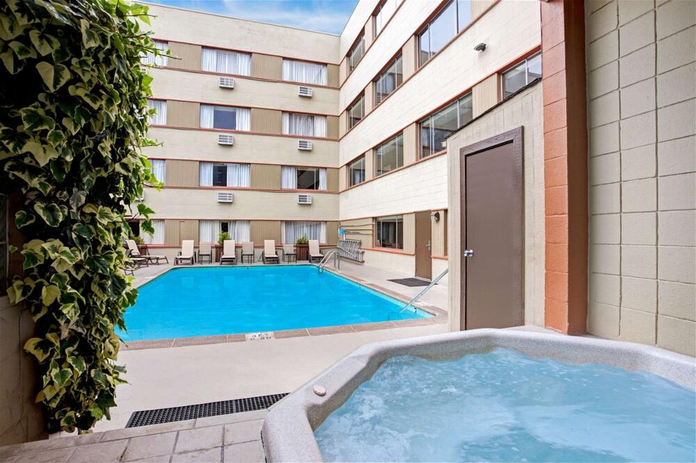 Foto de los servicios de Hotel Travelodge by Wyndham Seattle By The Space Needle