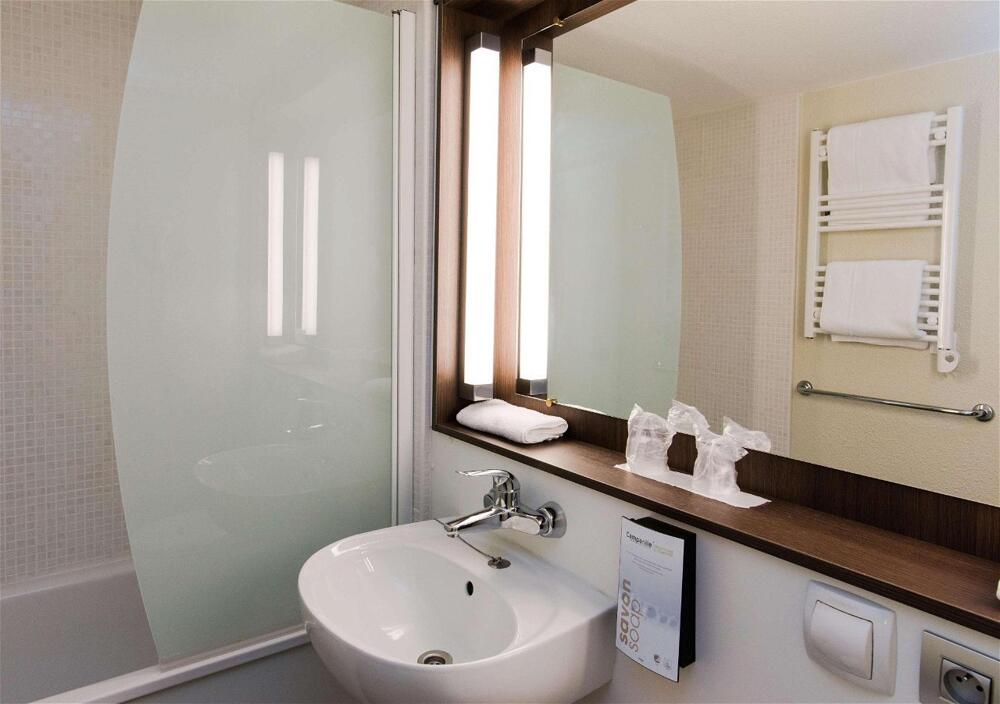 Foto del baño de Hotel Campanile Deauville Saint-Arnoult