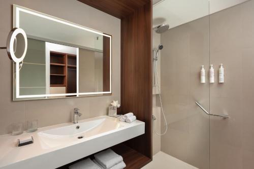 Foto del baño de Lisbon Marriott Hotel