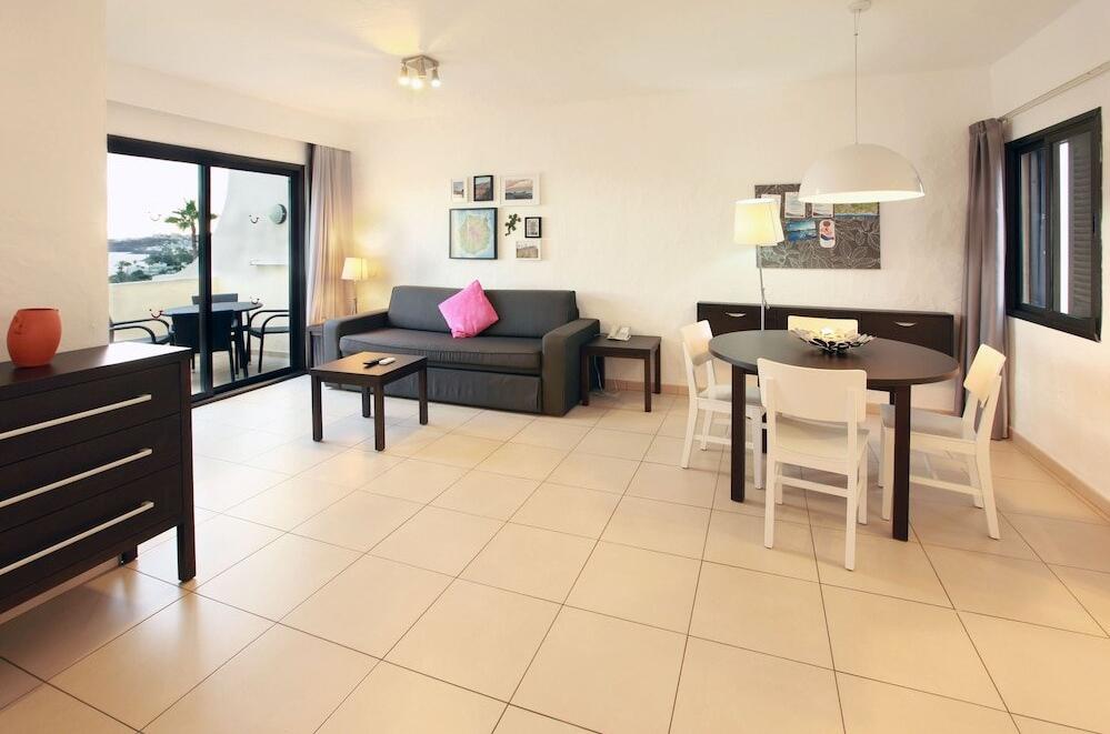 Foto de una habitación de Aparthotel Grupotel Tres Vidas