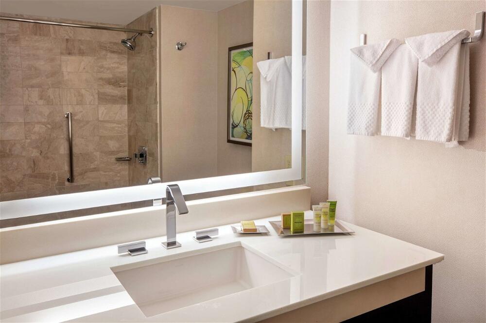 Foto del baño de Hotel Hilton Alexandria Old Town