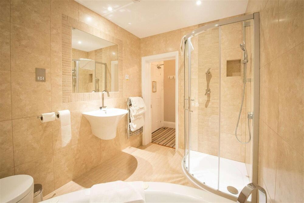Foto del baño de Best Western Plus Burlington Hotel