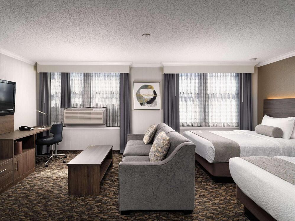 Foto de una habitación de BEST WESTERN PLUS Carlton Plaza Hotel