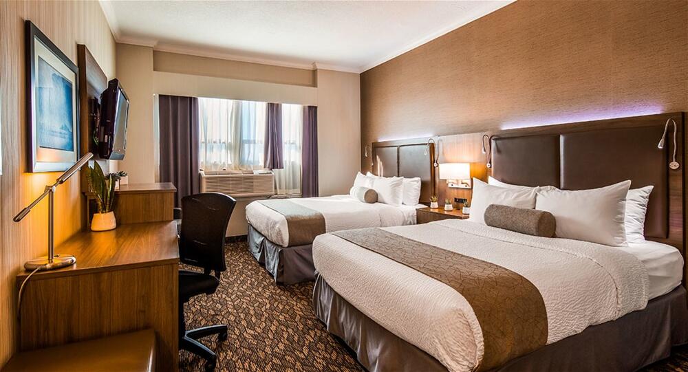 Foto de una habitación de BEST WESTERN PLUS Carlton Plaza Hotel