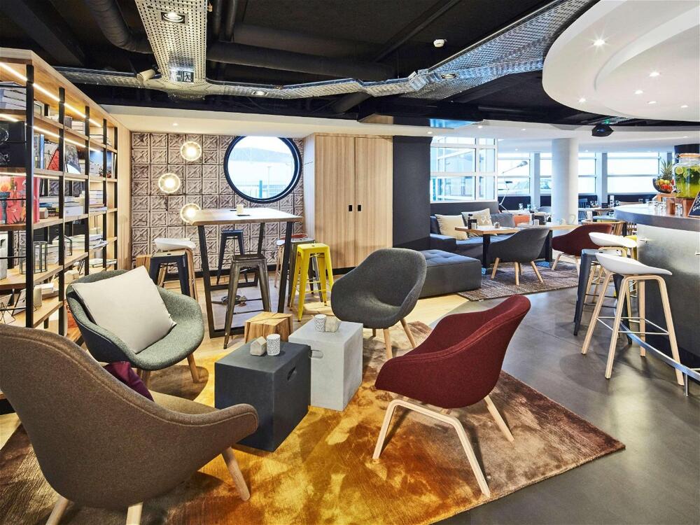 Foto de restauración de Hotel Campanile Le Bourget – Airport