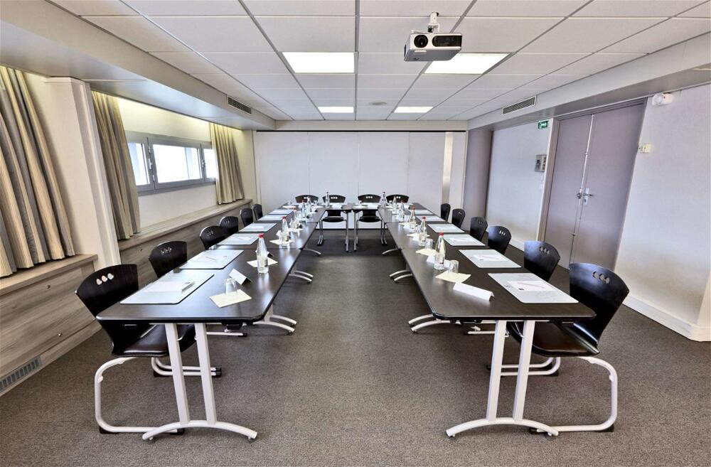 Foto de los servicios de Hotel Campanile Le Bourget – Airport
