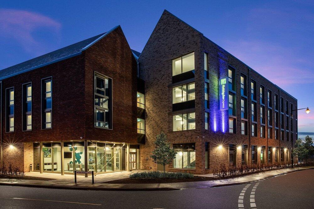 Foto del exterior de Holiday Inn Express Cambridge West - Cambourne, an IHG Hotel