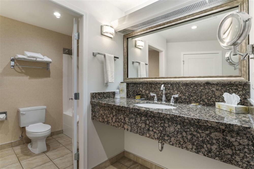 Foto del baño de Best Western Plus Kelowna Hotel &amp;amp; Suites