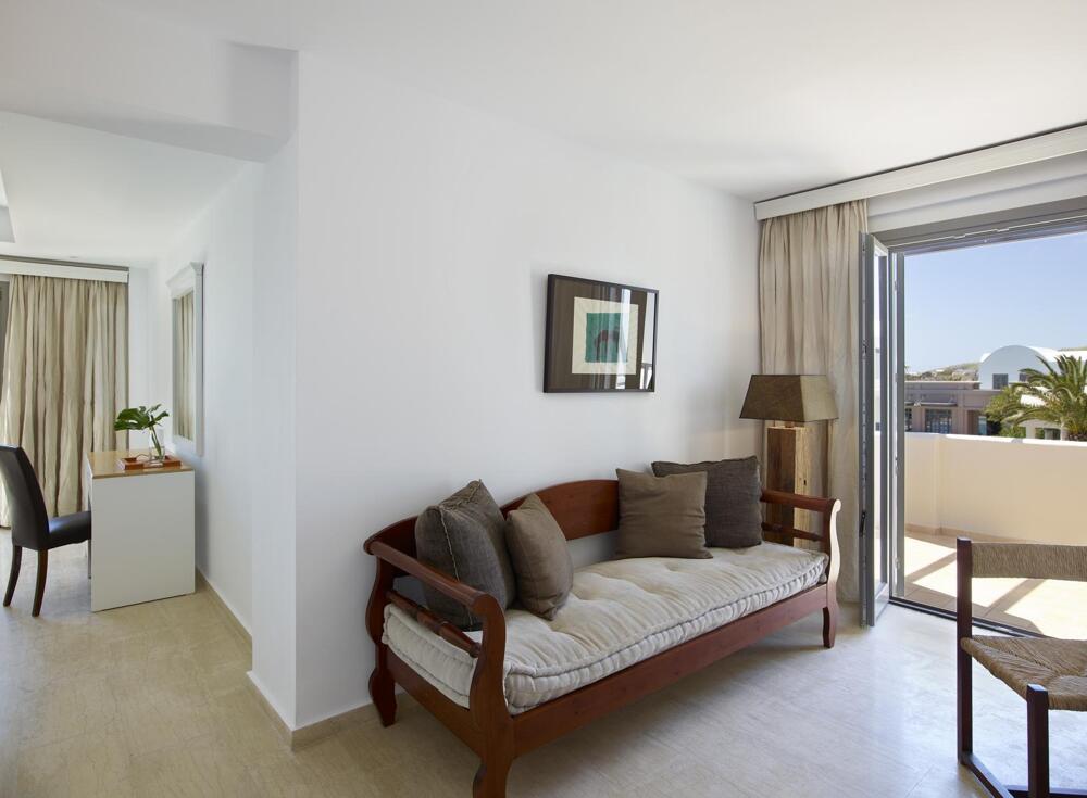 Foto de una habitación de Hotel 9 Muses Santorini Resort