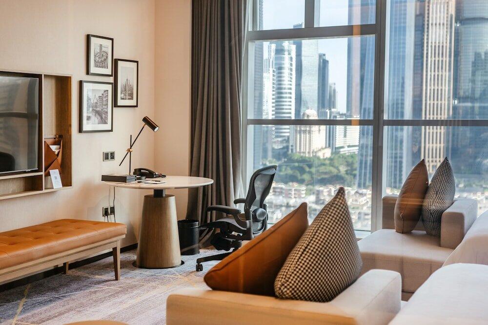 Foto de una habitación de Sheraton Guangzhou Hotel-Fully Upgraded in CBD-Free Canton Fair Shuttle Bus and Registration Counter