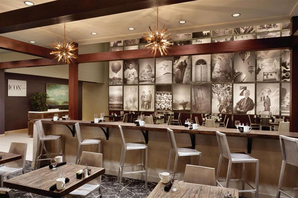 Foto de restauración de DoubleTree by Hilton Hotel Albuquerque