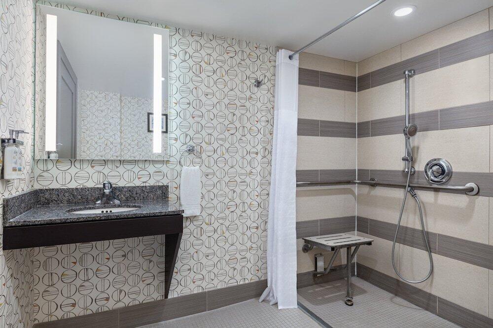 Foto del baño de Holiday Inn Toronto Downtown Centre, an IHG Hotel
