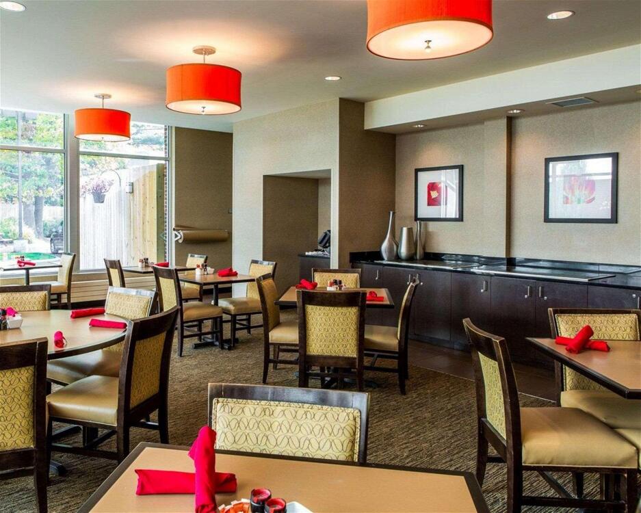 Photo – Cambria Hotel Traverse City