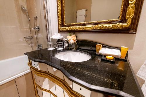 Foto del baño de Ashburn Hotel