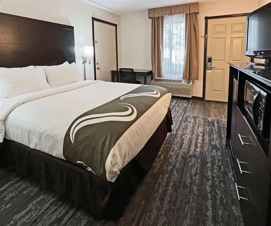 Room – Hotel Quality Inn Traverse City