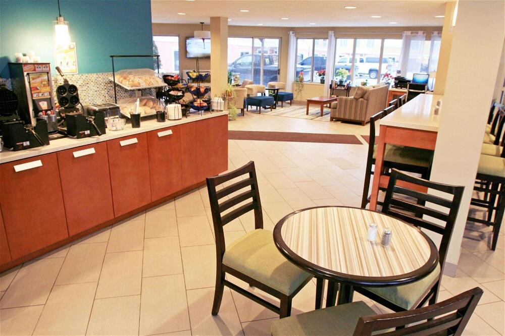 Photo – Hotel Best Western Plus Traverse City