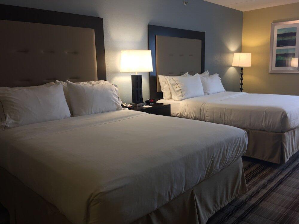 Foto de una habitación de Holiday Inn Express Chicago NW - Arlington Heights, an IHG Hotel
