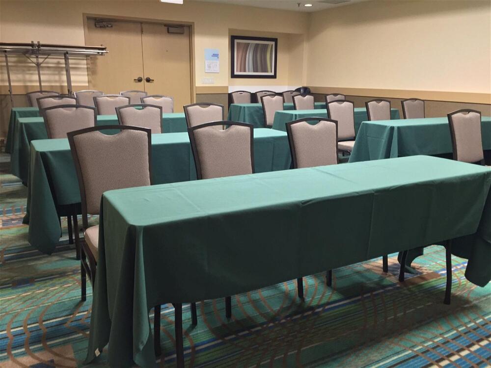 Foto de los servicios de Holiday Inn Express Chicago NW - Arlington Heights, an IHG Hotel