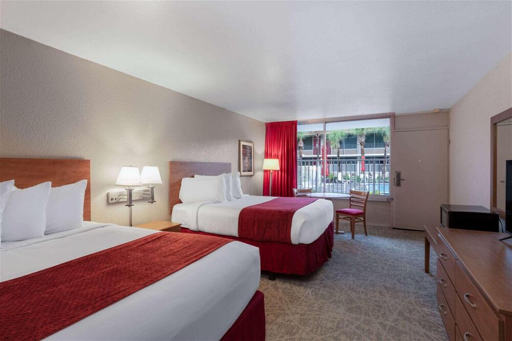 Foto de una habitación de Hotel Ramada by Wyndham Kissimmee Gateway